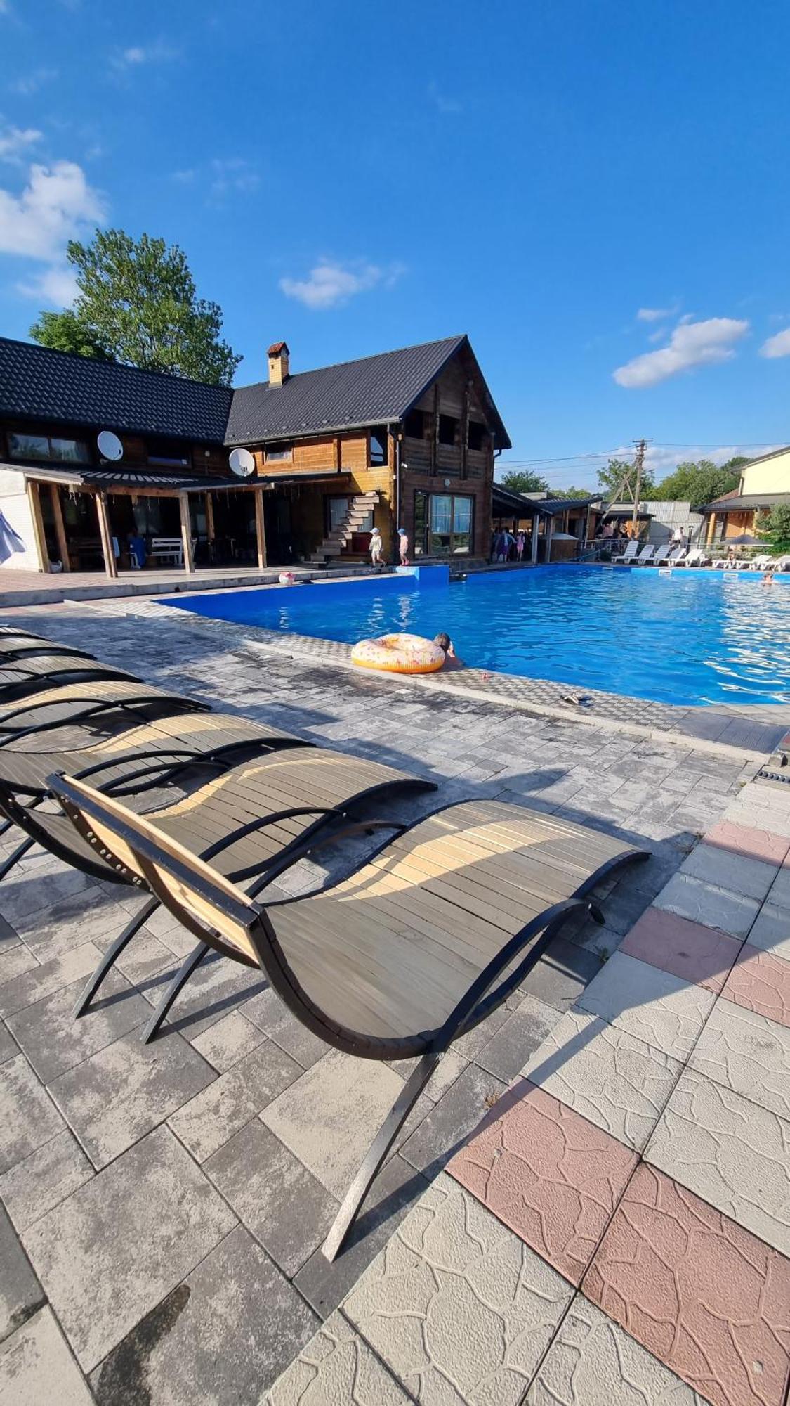 Hotel & Restaurant Complex Hap-Ok Brodki Екстериор снимка