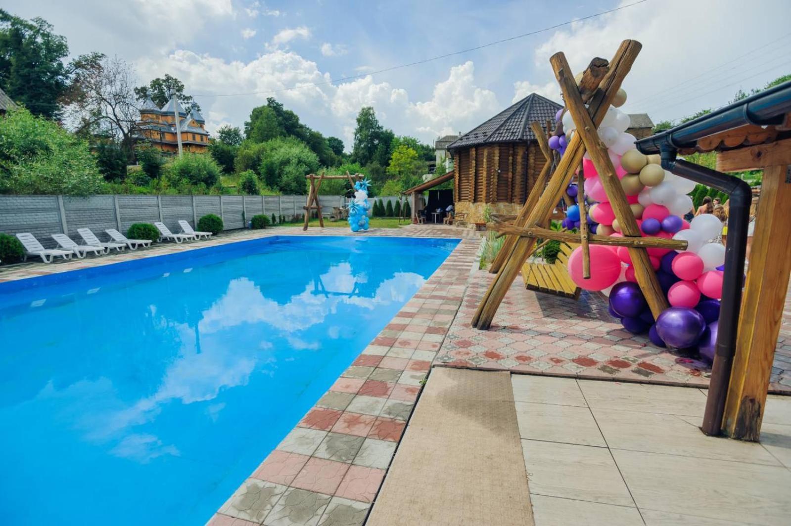 Hotel & Restaurant Complex Hap-Ok Brodki Екстериор снимка