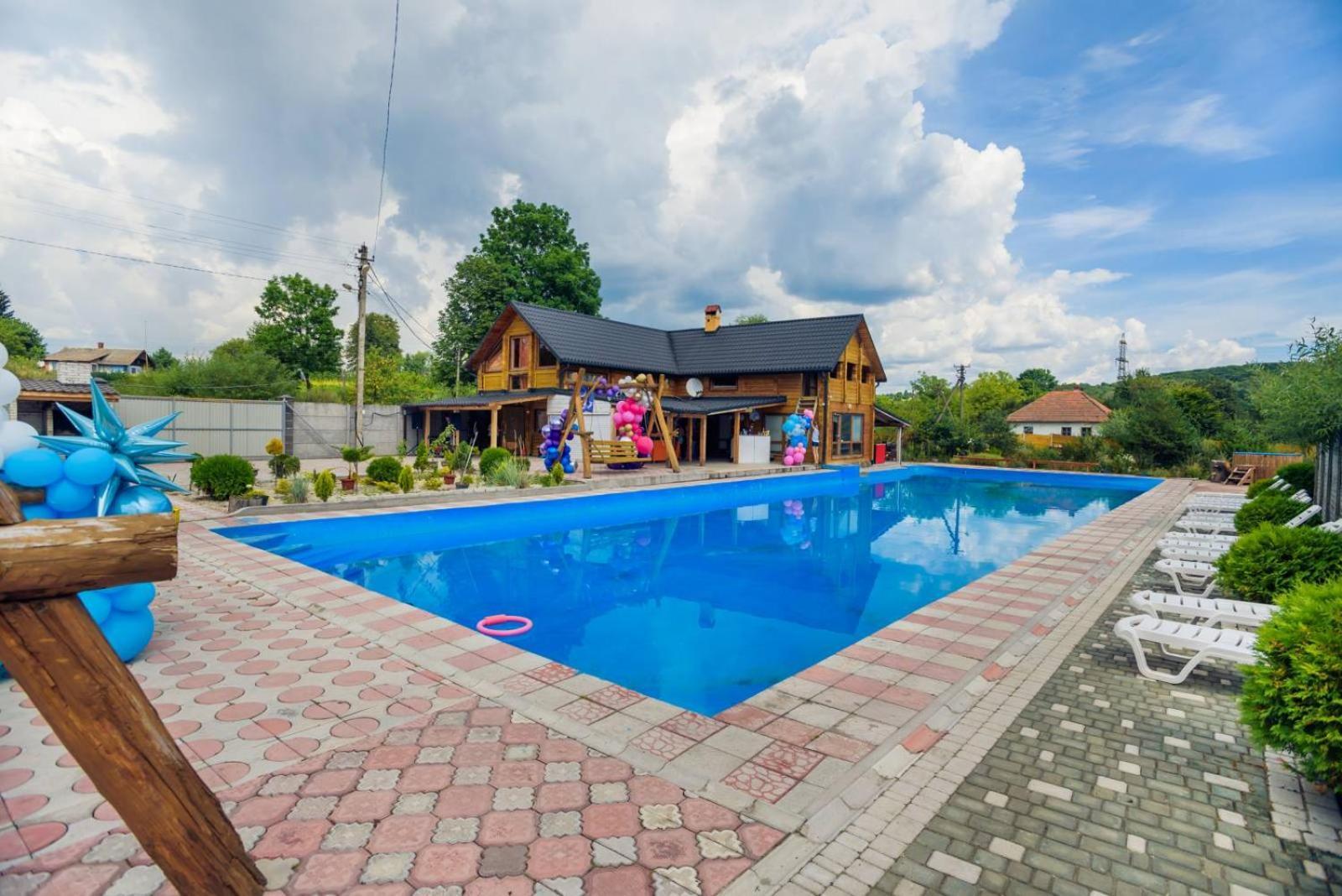 Hotel & Restaurant Complex Hap-Ok Brodki Екстериор снимка