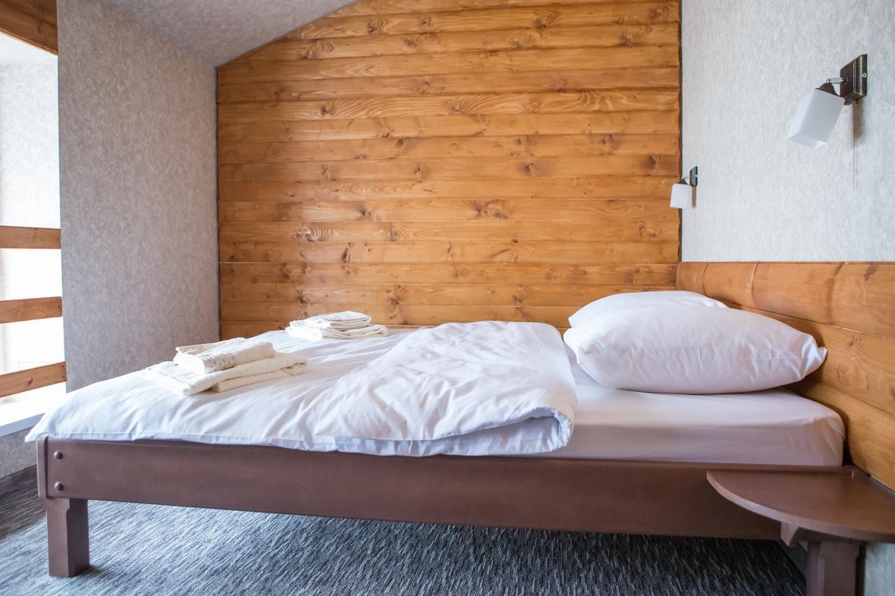 Hotel & Restaurant Complex Hap-Ok Brodki Екстериор снимка