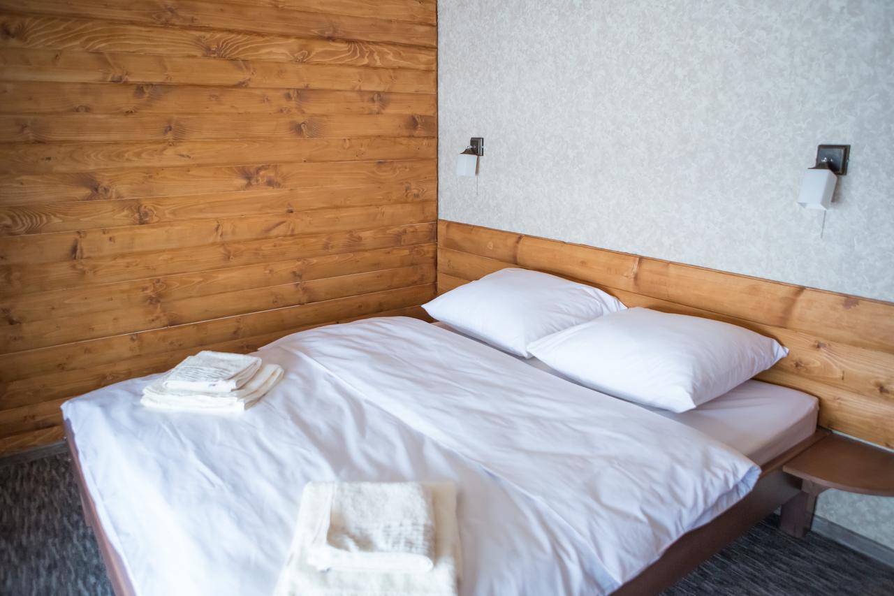 Hotel & Restaurant Complex Hap-Ok Brodki Екстериор снимка