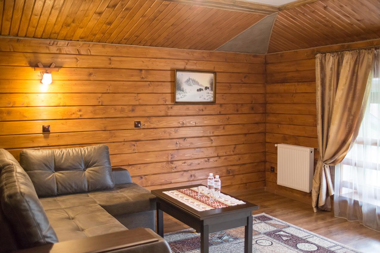 Hotel & Restaurant Complex Hap-Ok Brodki Екстериор снимка