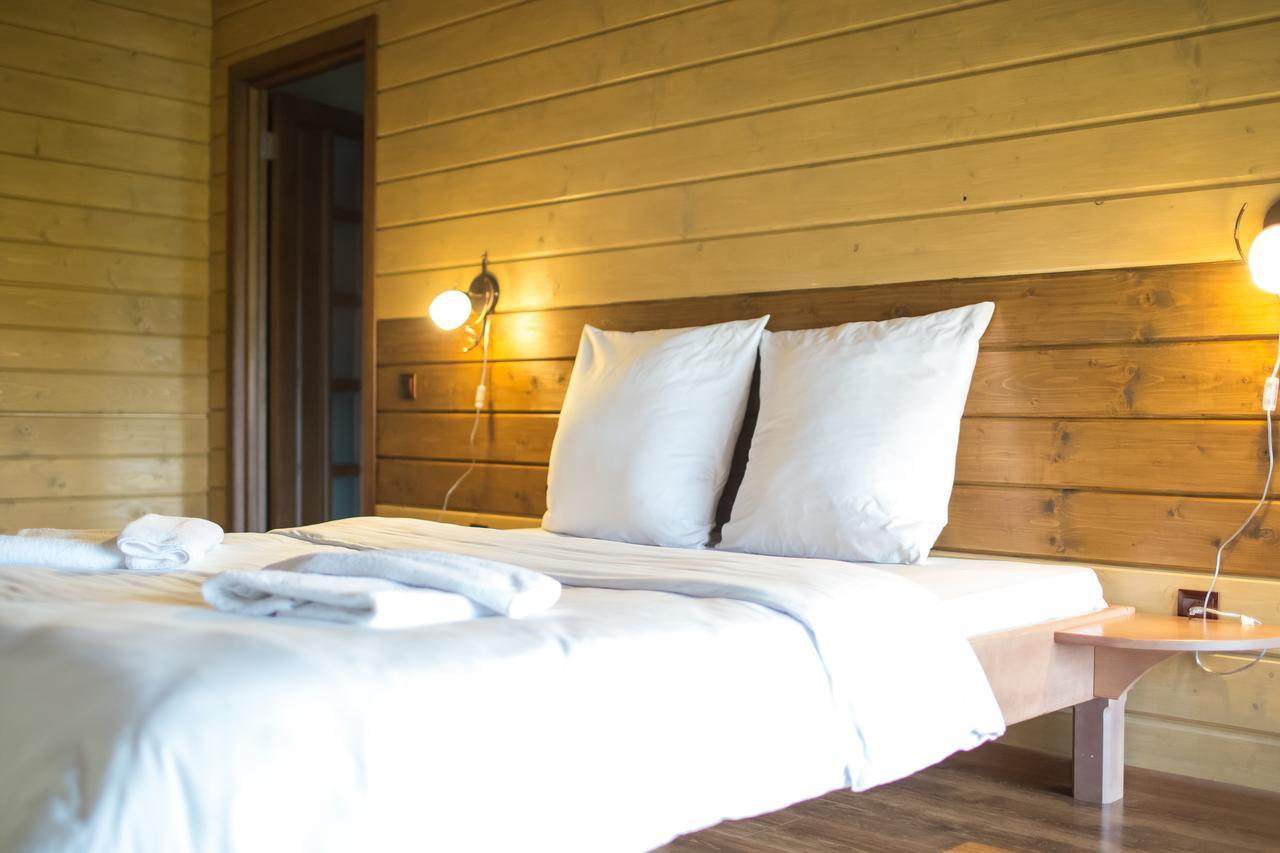 Hotel & Restaurant Complex Hap-Ok Brodki Екстериор снимка