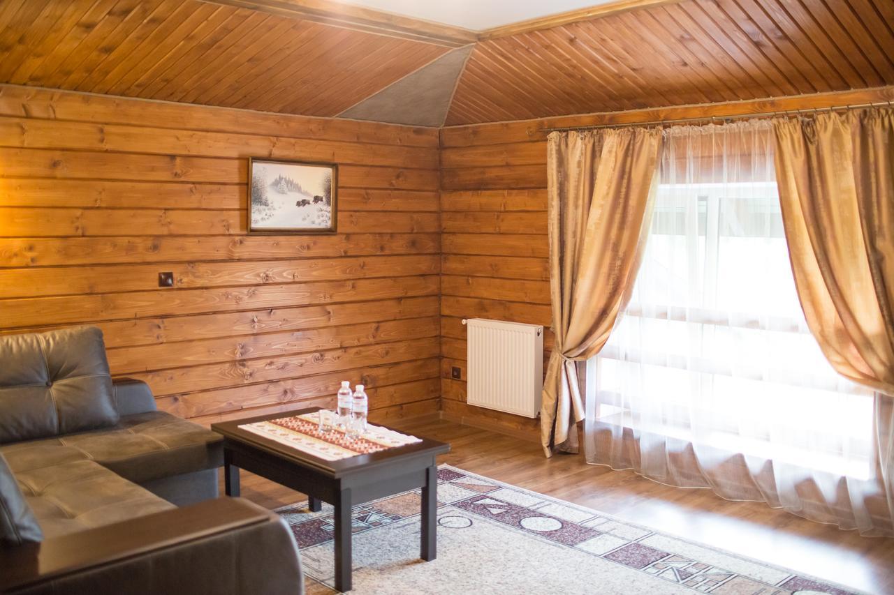 Hotel & Restaurant Complex Hap-Ok Brodki Екстериор снимка