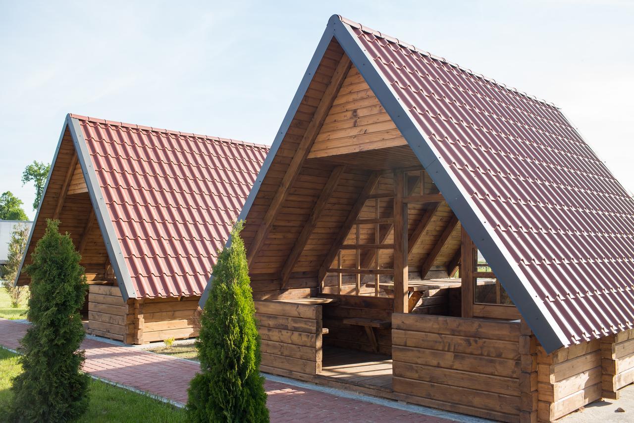 Hotel & Restaurant Complex Hap-Ok Brodki Екстериор снимка
